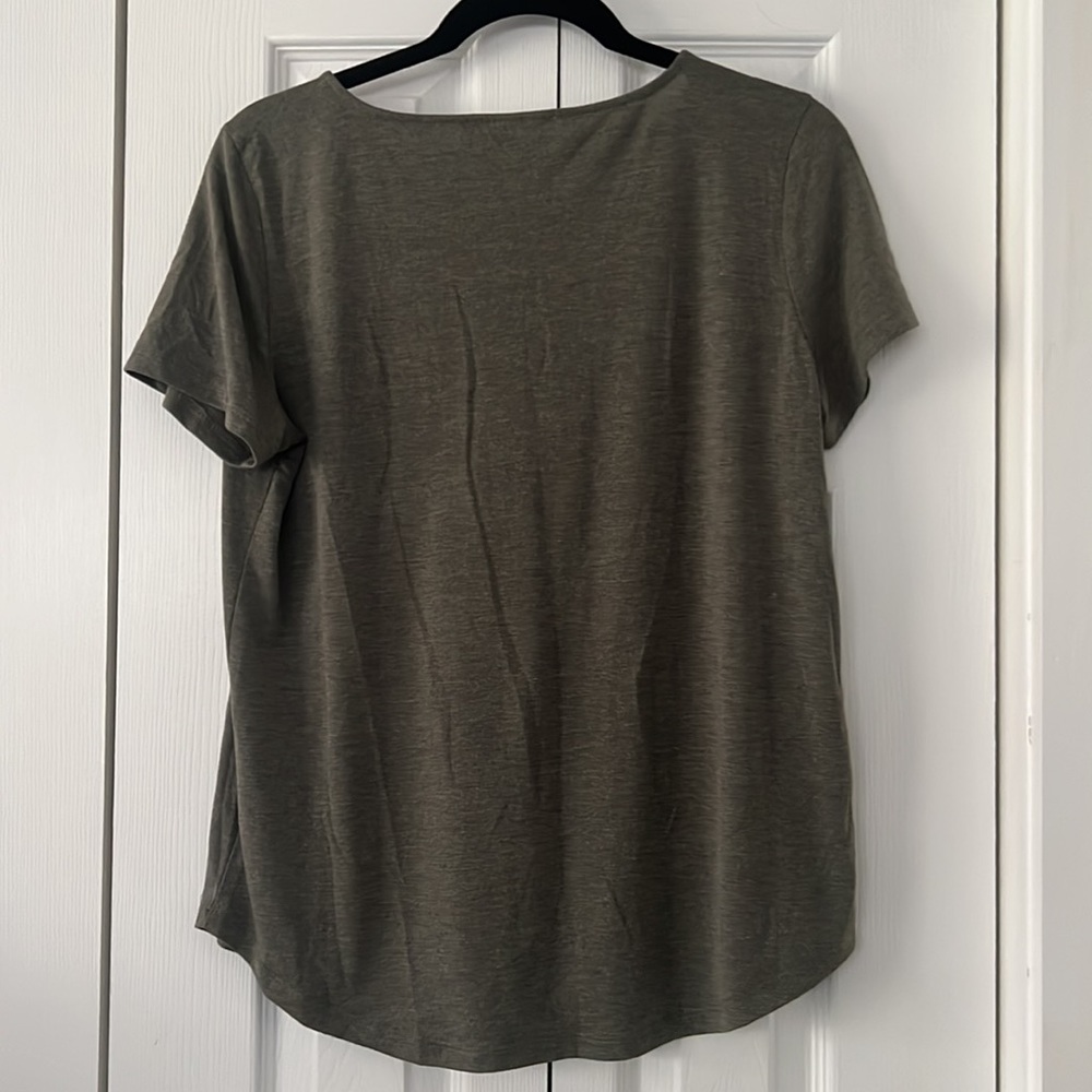 Rose & Olive T-Shirt - Picture 2 of 6